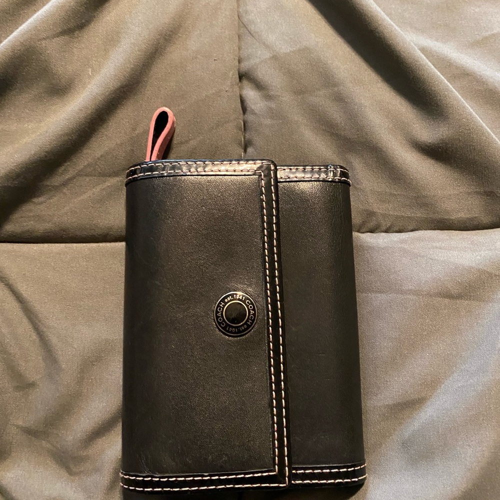 Coach tri-fold wallet Black with Pink interior
